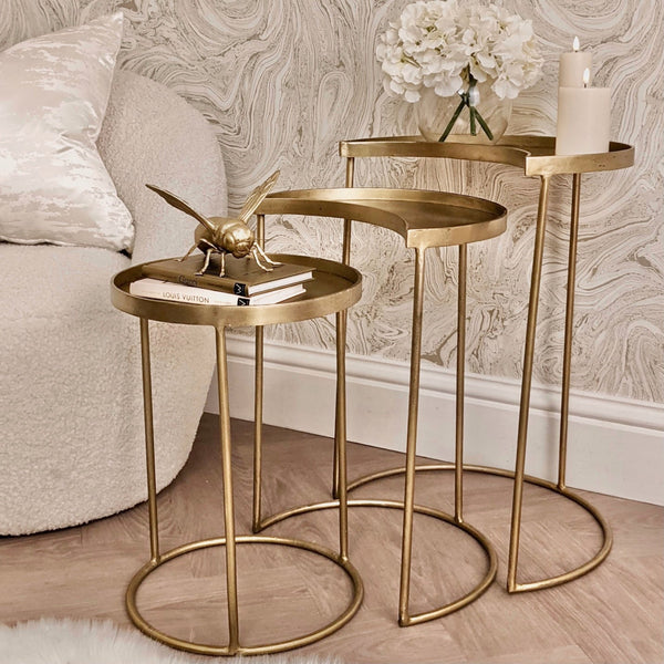 https://cdn.shopify.com/s/files/1/0399/4664/9758/products/padua-set-of-3-gold-nesting-tables-end-and-side-table-premier-294771.jpg?v=1645549587&width=600