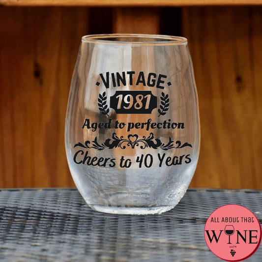 https://cdn.shopify.com/s/files/1/0399/5333/4430/products/vintage-year-aged-to-perfection-cheers-to-age-years-4-stemless-glass-500ml-matt-black-635216.jpg?v=1647356032&width=533