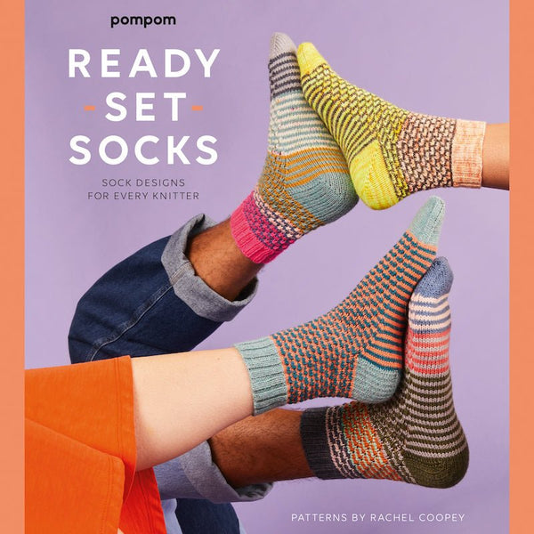 Knitted Socks from Finland: 20 Nordic designs for all year round: Laitinen,  Niina: 9781782219835: : Books