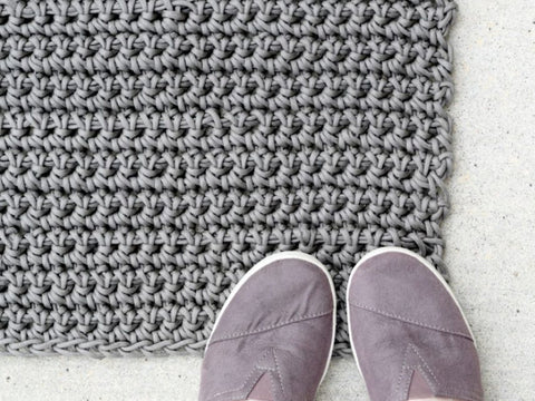 crochet rug crocheted in rows
