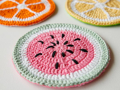 Potholder crocheted in rounds