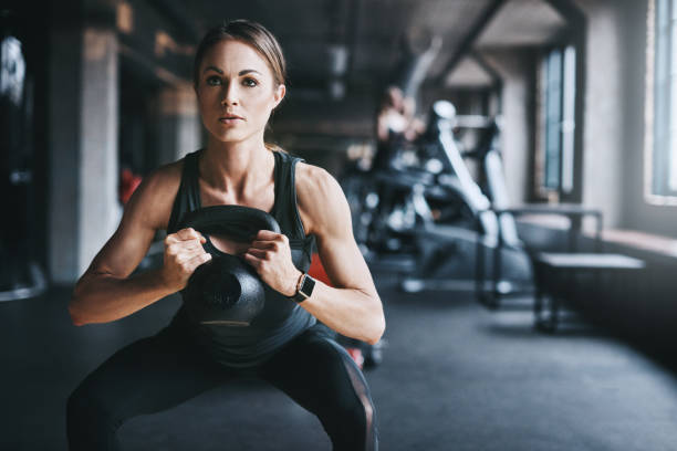 6 exercices pour les jambes avec haltères pour une journée Killer Leg –  Montreal Weights