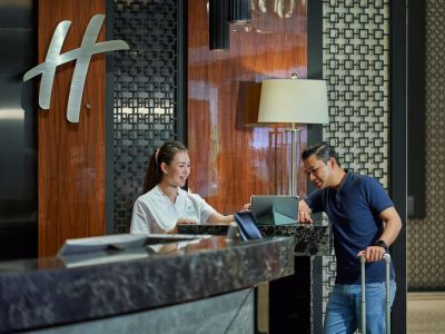 holiday_inn_singapore_little_india_concierge_counter