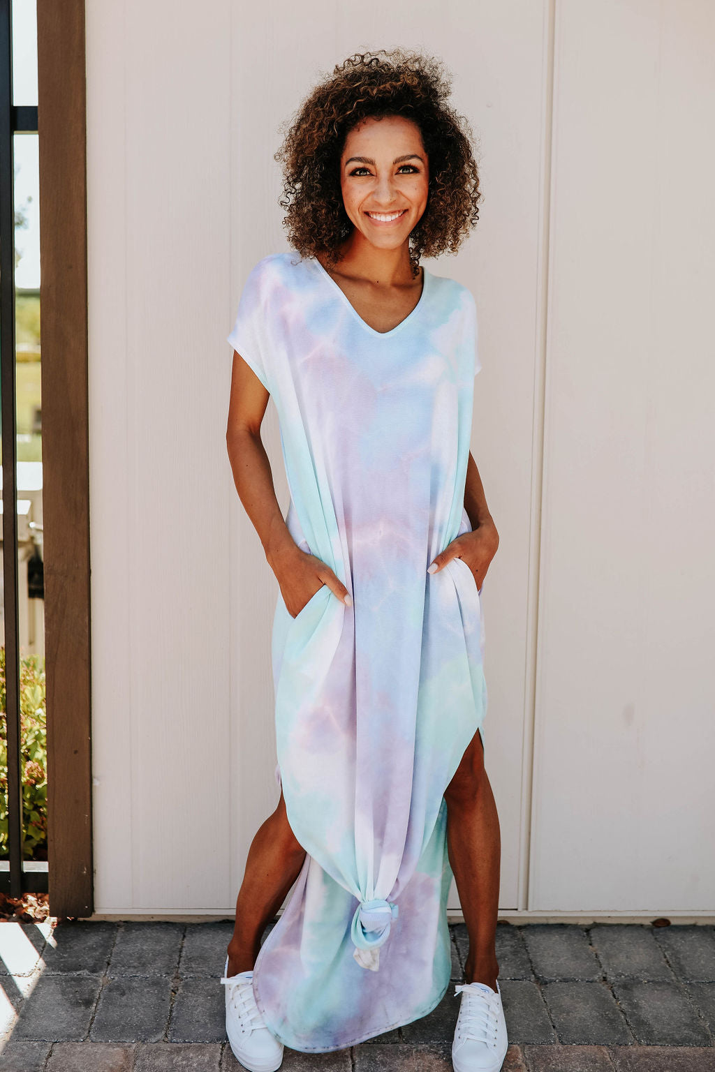 THE JAYLEE TIE DYE MAXI JERSEY DRESS IN 