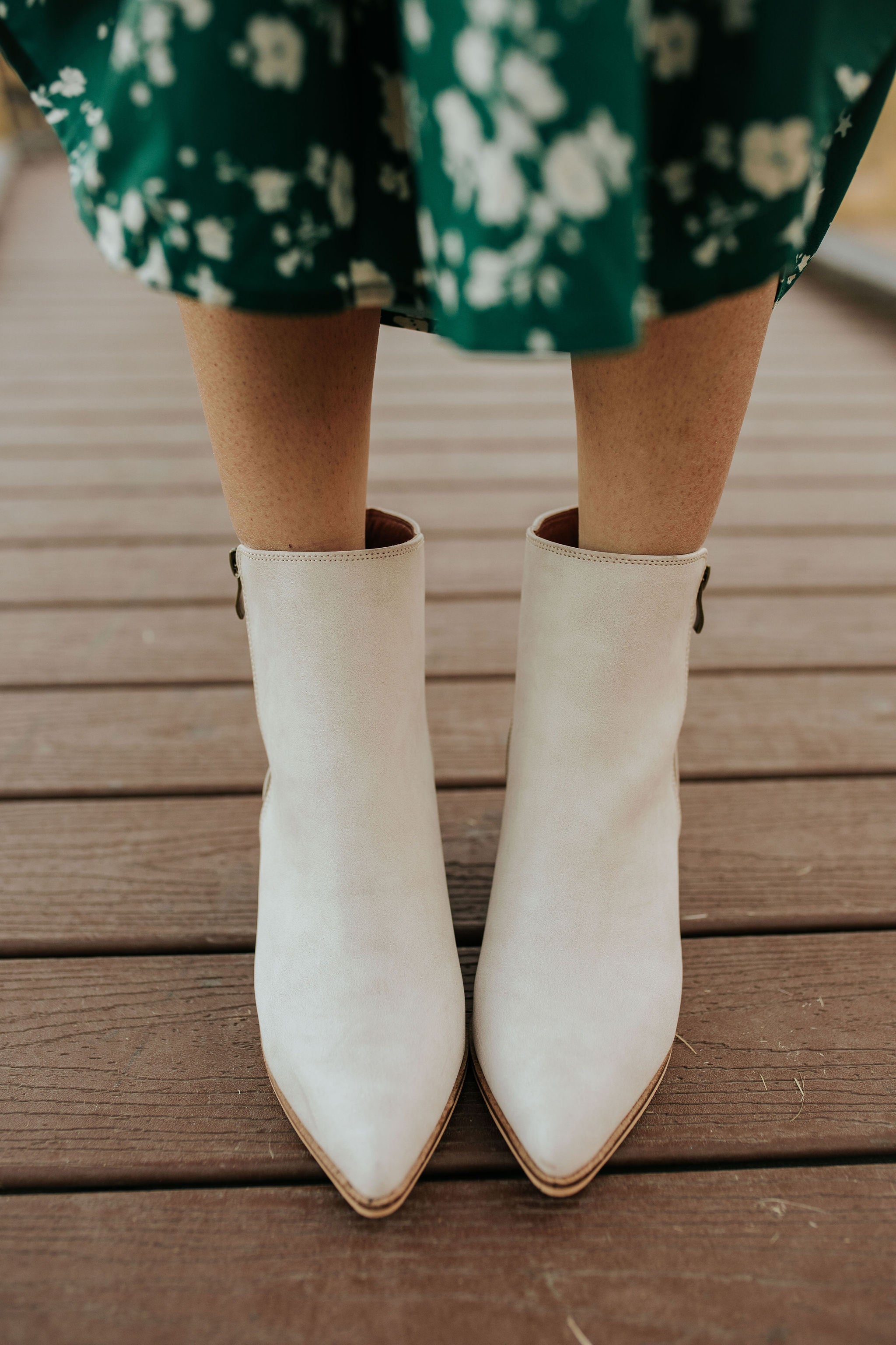 THE ASHER ANKLE BOOTS IN LIGHT TAUPE