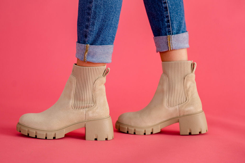 the hayle platform chelsea boots in by steve madden