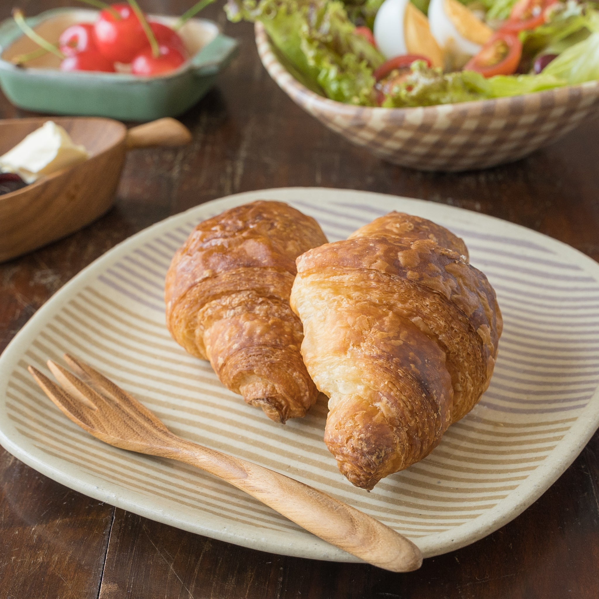 Bread plate by Hanako Sakashita