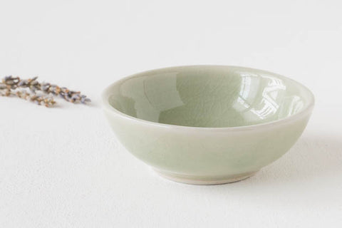 Grilled Celadon | Bowl-shaped bean plate green | Baan Celadon