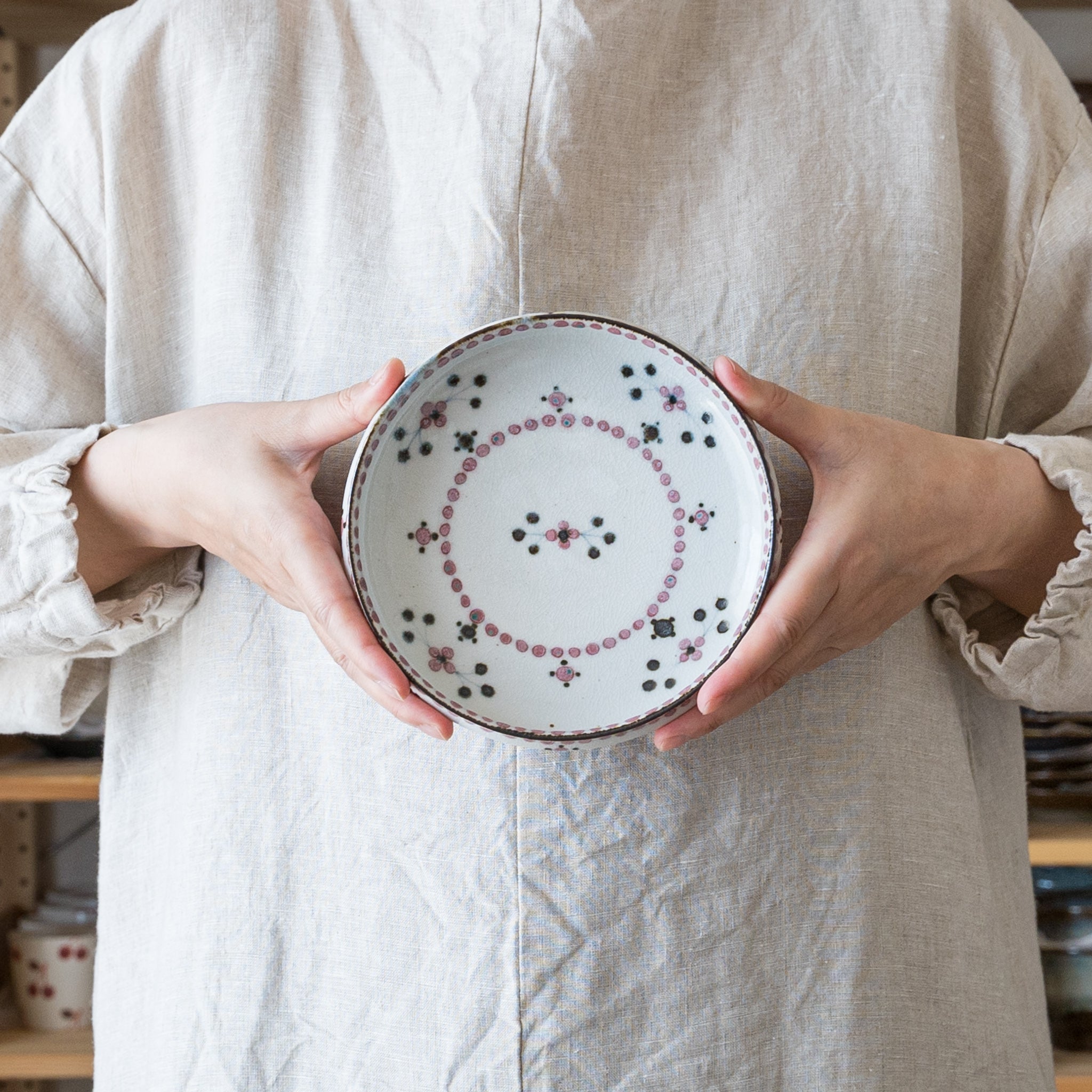 汁気のあるおかずの盛り付けにぴったりな陶彩窯の5寸深皿