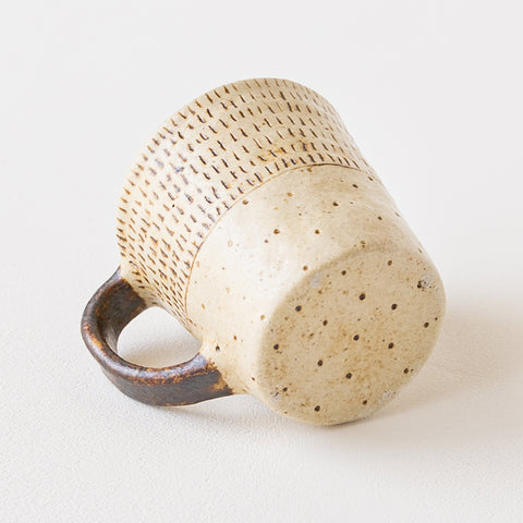 A mug by Junko Kanari that makes you feel relaxed just by looking at it