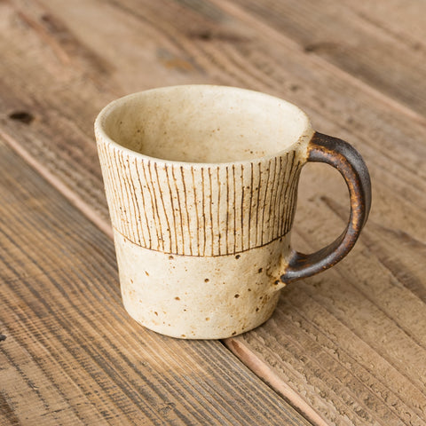 Junko Kanenari's warm and cute mug