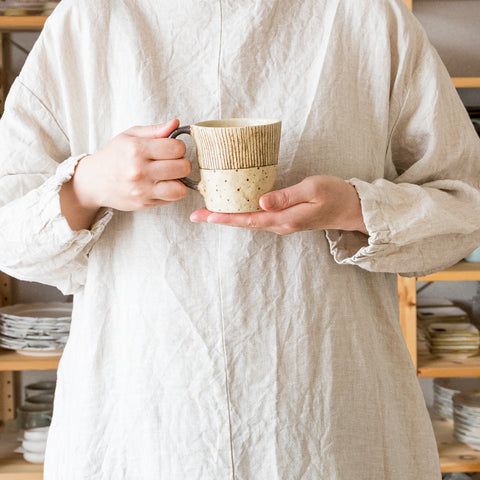 Junko Kanenari's mug that conveys the warmth of hand-forming