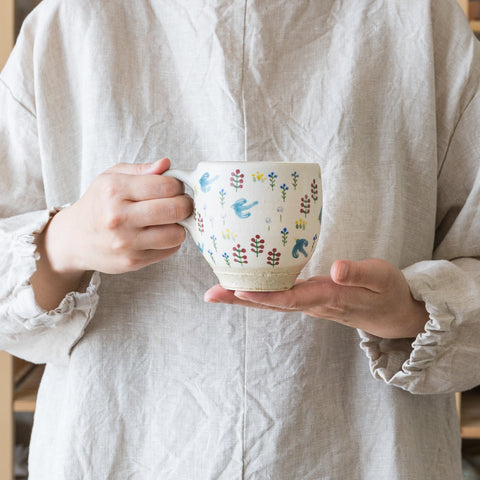 Shinonome Kama's mug makes you feel better just by holding it in your hand.