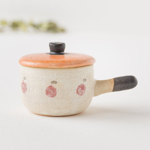 Naoko Ikemoto's cute mini earthen pot chopstick rest