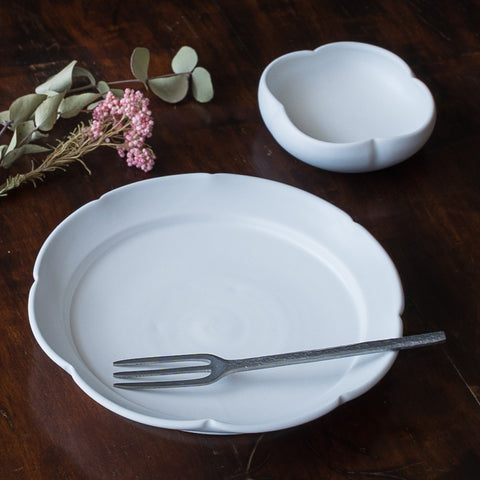 食卓を素敵に彩ってくれる藤村佳澄さんの四つ葉ミニ小鉢