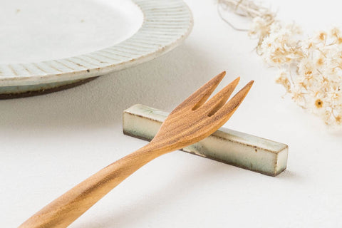 Kururi kiln's stylish cutlery rest