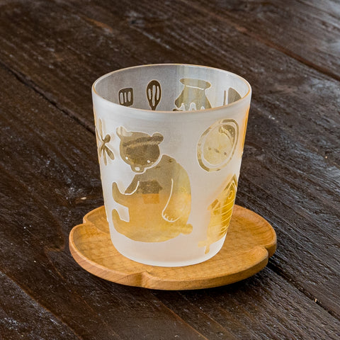 Sara Watanabe's snack glass with a cute pattern of bears and snack tools