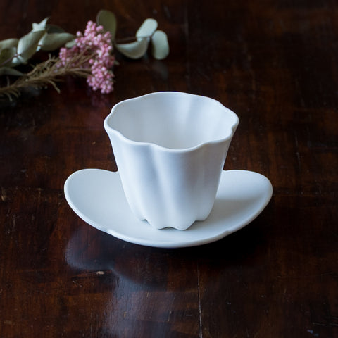 白磁が素敵な藤村佳澄さんのカヌレ茶器