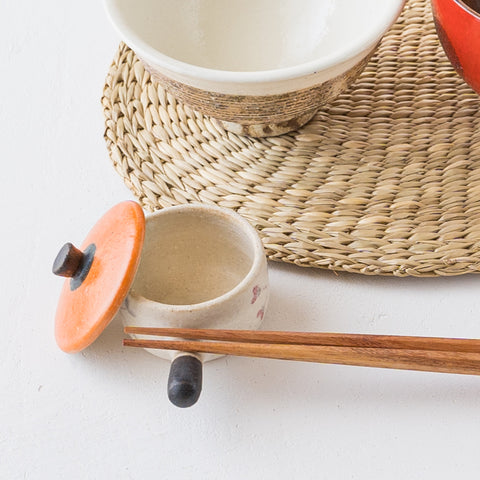 薬味が入れられて便利でかわいい池本直子さんのミニ土鍋箸置き