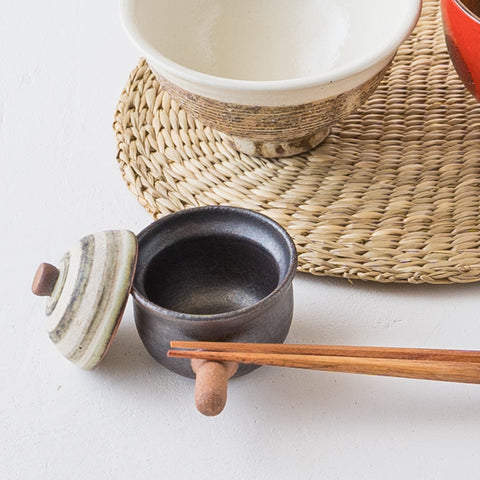 おしゃれで可愛い池本直子さんのミニ土鍋箸置き