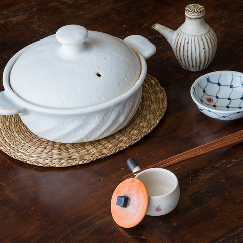 Naoko Ikemoto's mini clay pot chopstick rest that can also be used as a condiment holder