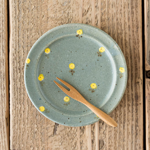 Haruko Harada's 5-inch rim plate flower