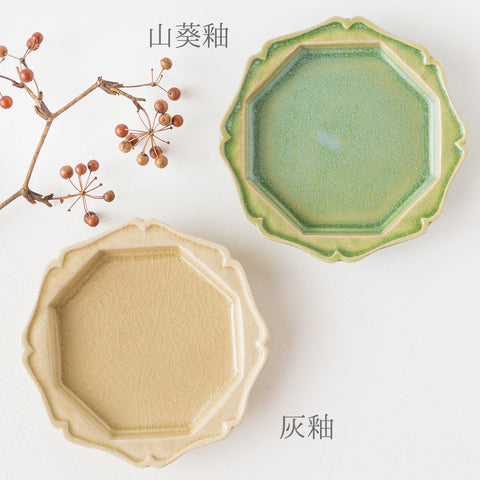 Mr. Nobufumi Watanabe's twisted octagonal dish that enriches your time at home