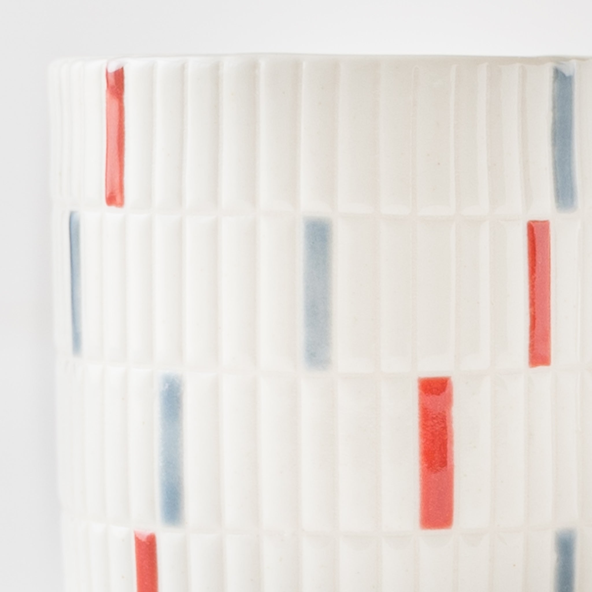 Yukari Nakagawa's Mug with Mosaic Tile Texture is Fashionable and Cute