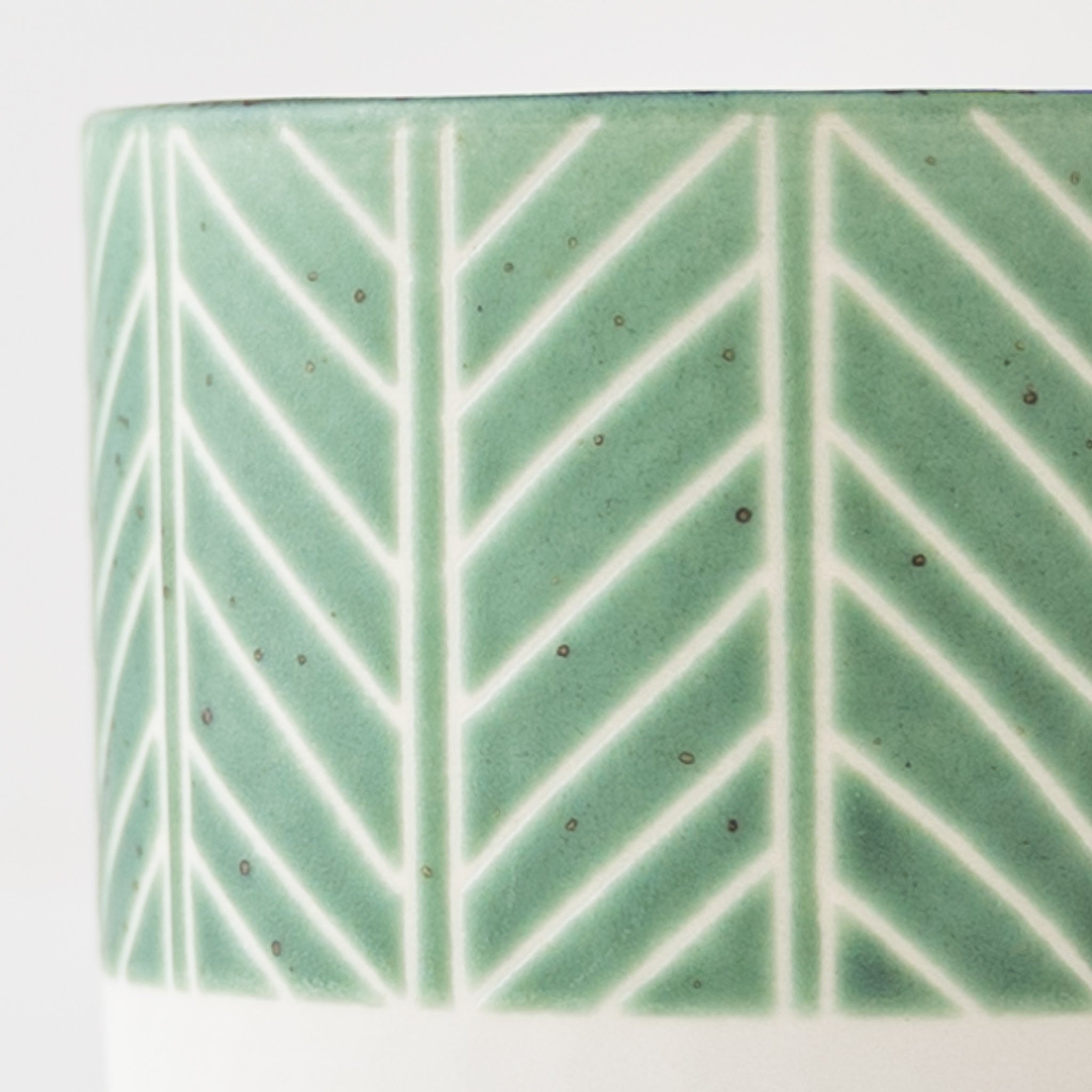 Yukari Nakagawa's mug with lovely herringbone and green hues