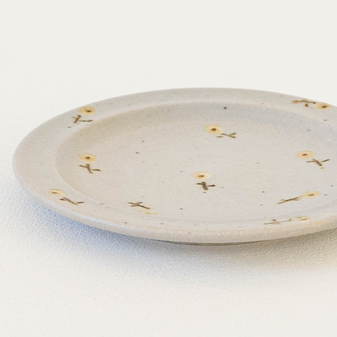 Haruko Harada's 5-inch rim plate flower