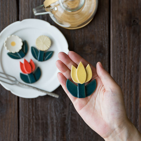 Tsujimotoji’s tulip flower chopstick rest is so cute that you will be fascinated by it.