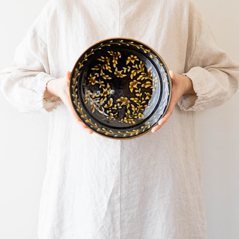 Ayano Arai's slipware rim platter