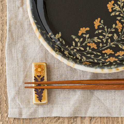 Ayano Arai's slipware chopstick rest