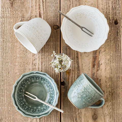 Wakasama pottery French lace mug that gracefully decorates the dining table