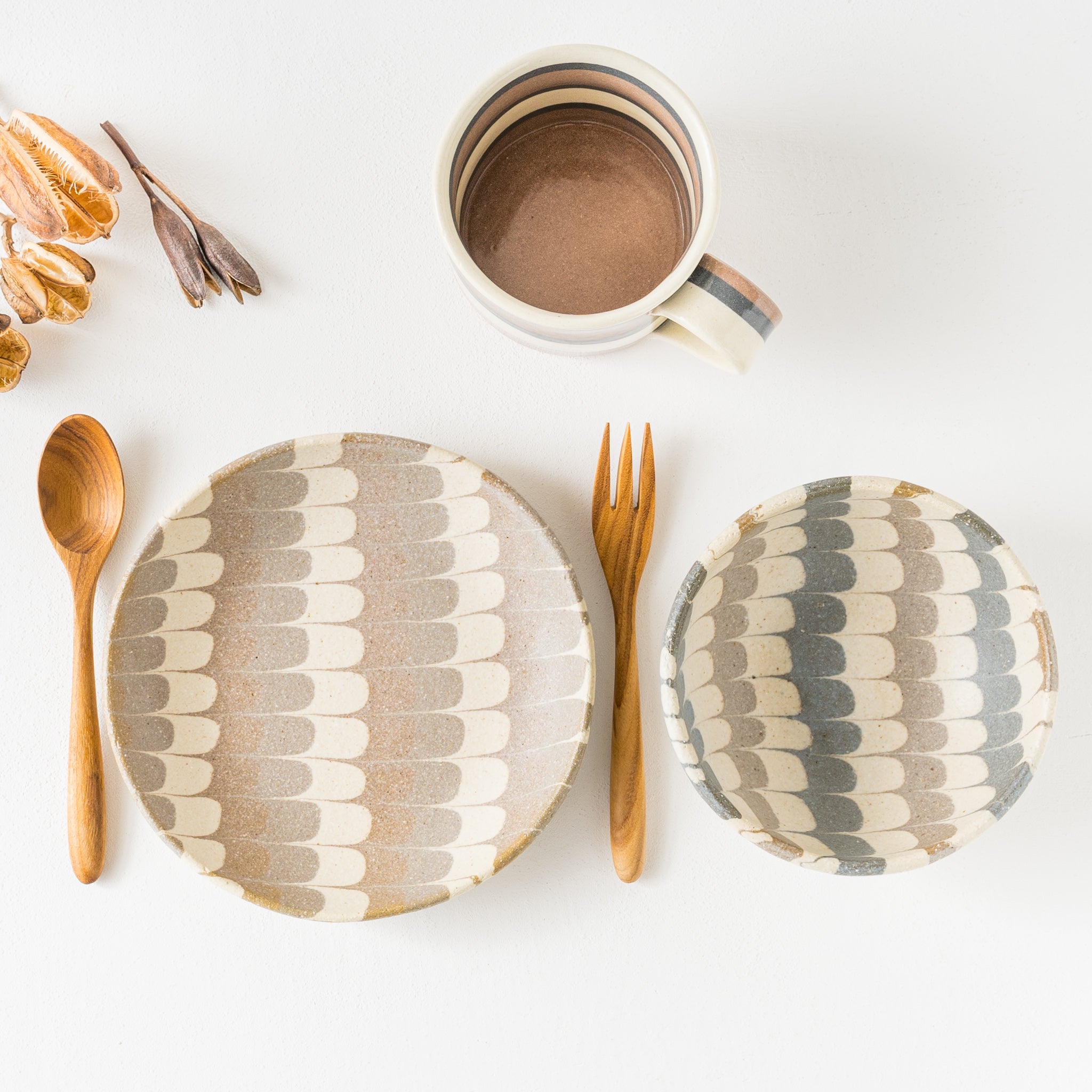 Hanako Sakashita's kneaded round plate that makes your time at home comfortable