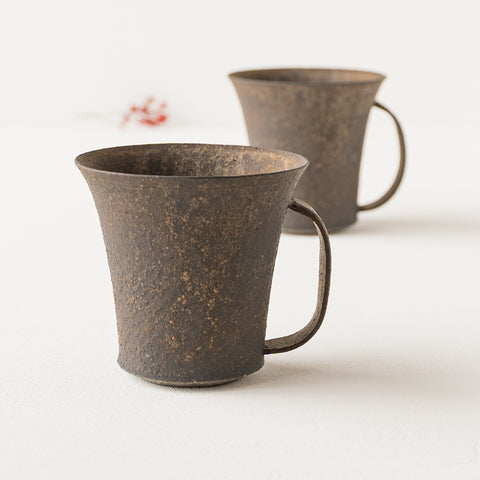 Iron glaze mug cup by Sakiko Tomibe