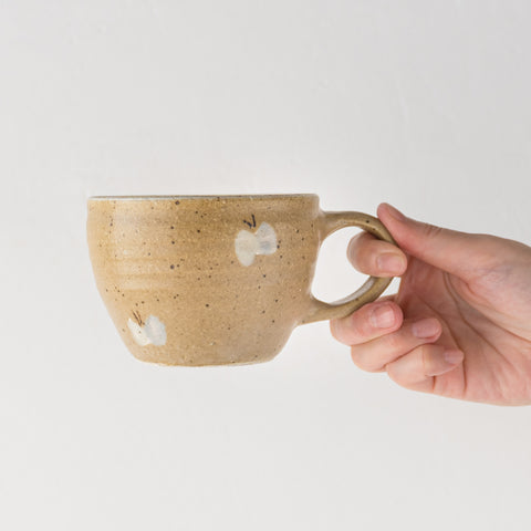 Haruko Harada's butterfly-patterned mug that makes you feel relaxed just by looking at it