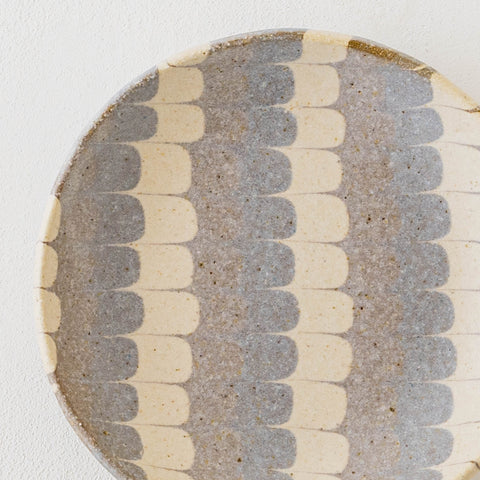 Hanako Sakashita's round plate with quail pattern, brown x grey