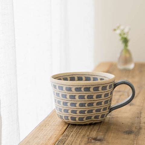 Hanako Sakashita's mug quail pattern indigo