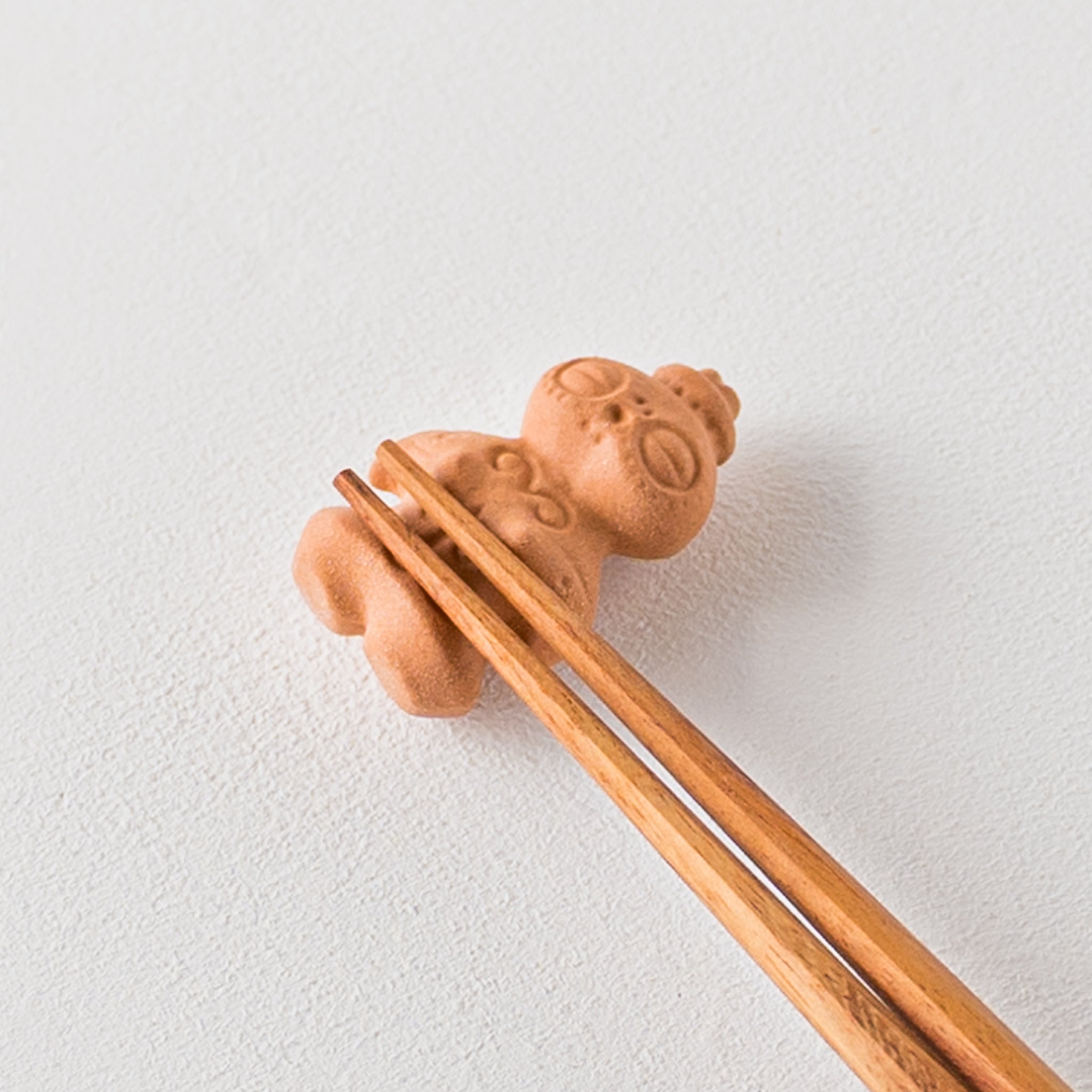 Ihoshiro kiln's cute shader Clay figurine chopstick rest