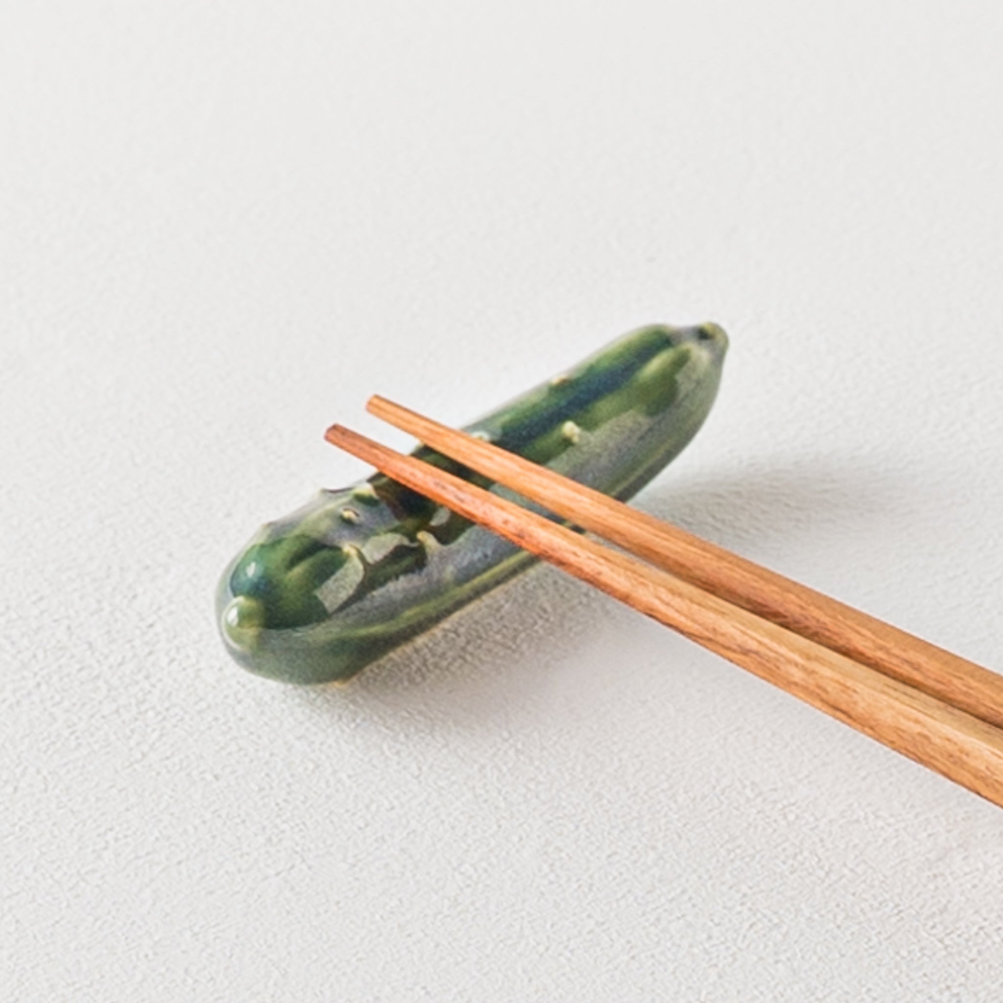 Cute cucumber chopstick rest from Ihoshiro kiln