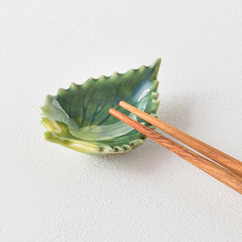 Ihoshiro kiln cute perilla chopstick rest