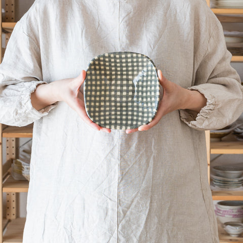 Hanako Sakashita's kneaded corner bowl with cute green gingham check