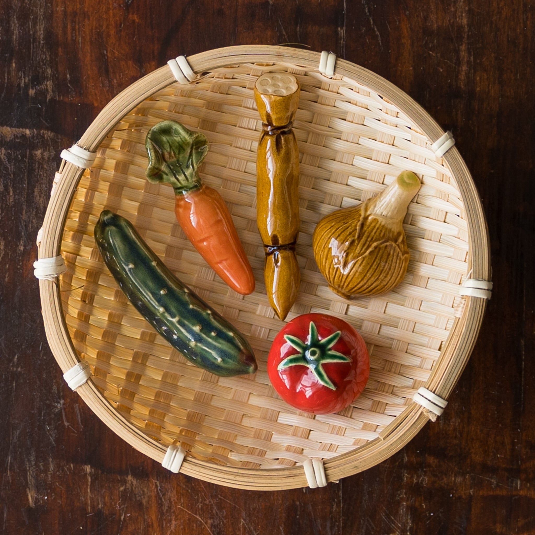 Cute vegetable chopstick rest from Ihoshiro kiln