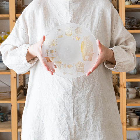 Sara Watanabe's snack plate faces the same direction