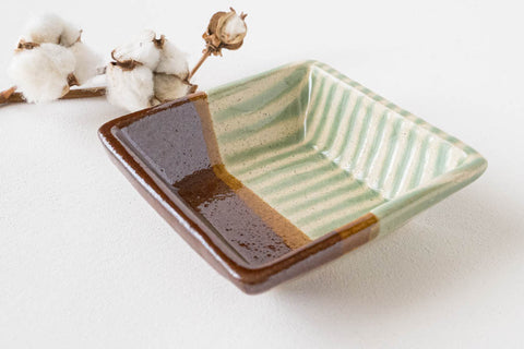 Small corner bowl by Wakana Enokida