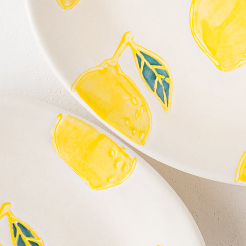 やさしい風合いのレモン柄に癒される波佐見焼の楕円取皿