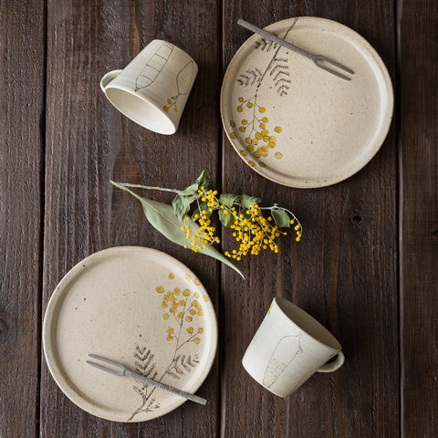 Ms. Asako Okamura's mimosa x vase mug and mimosa round plate