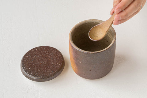 川尻製陶所の筒型の塩壺（小）