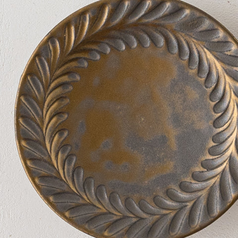 Kou Ichino's manganese-glazed 4-inch leaf crest plate